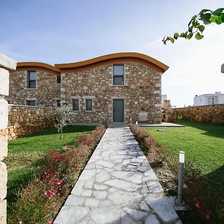 Estrella Villa *
