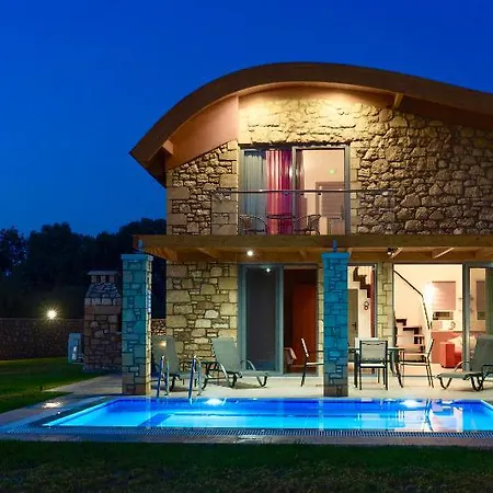 Estrella Villa *